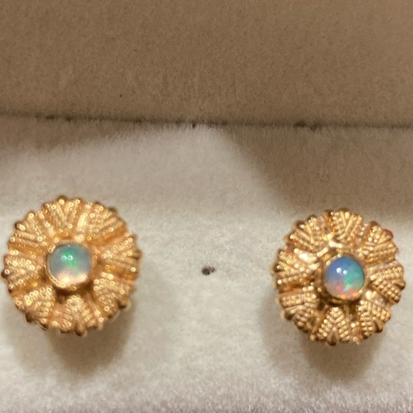 🌕🎁🛍️❄️24 Karat Gold Genuine Opal Snowflake Afghan Handcrafted Stud - Picture 3 of 4
